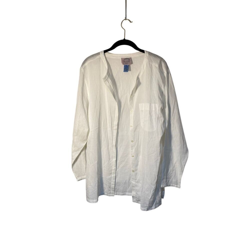 Cambridge women’s white 100% cotton, lightweight, button-down blouse, M